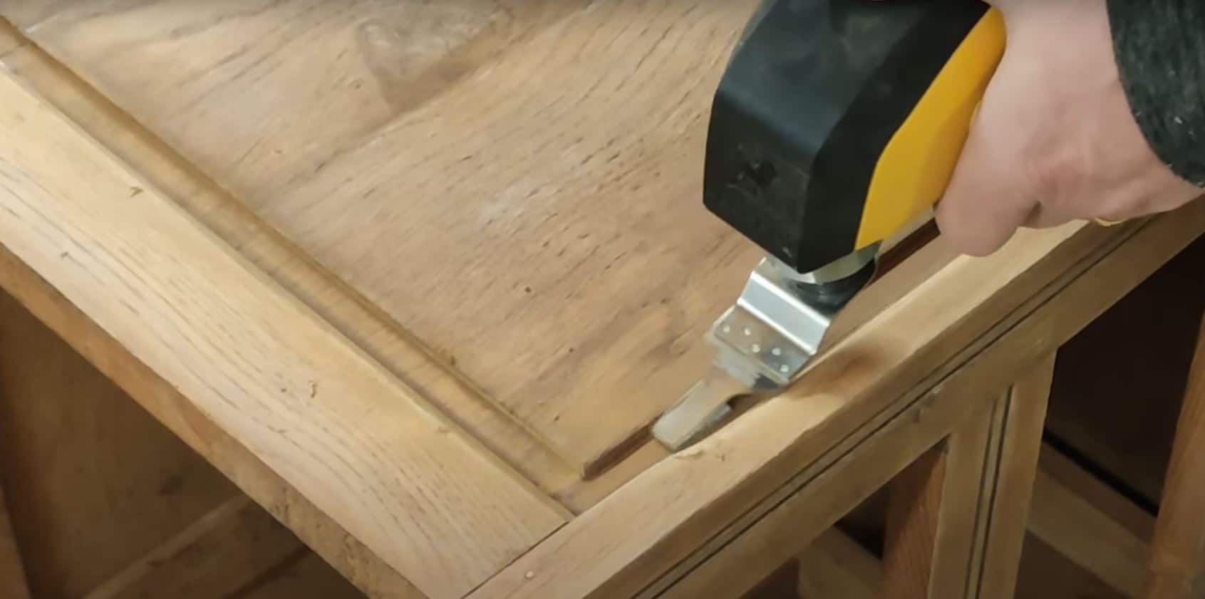 Techniques et astuces pour poncer correctement vos meubles en bois