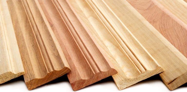 quelques moulures en bois ensemble